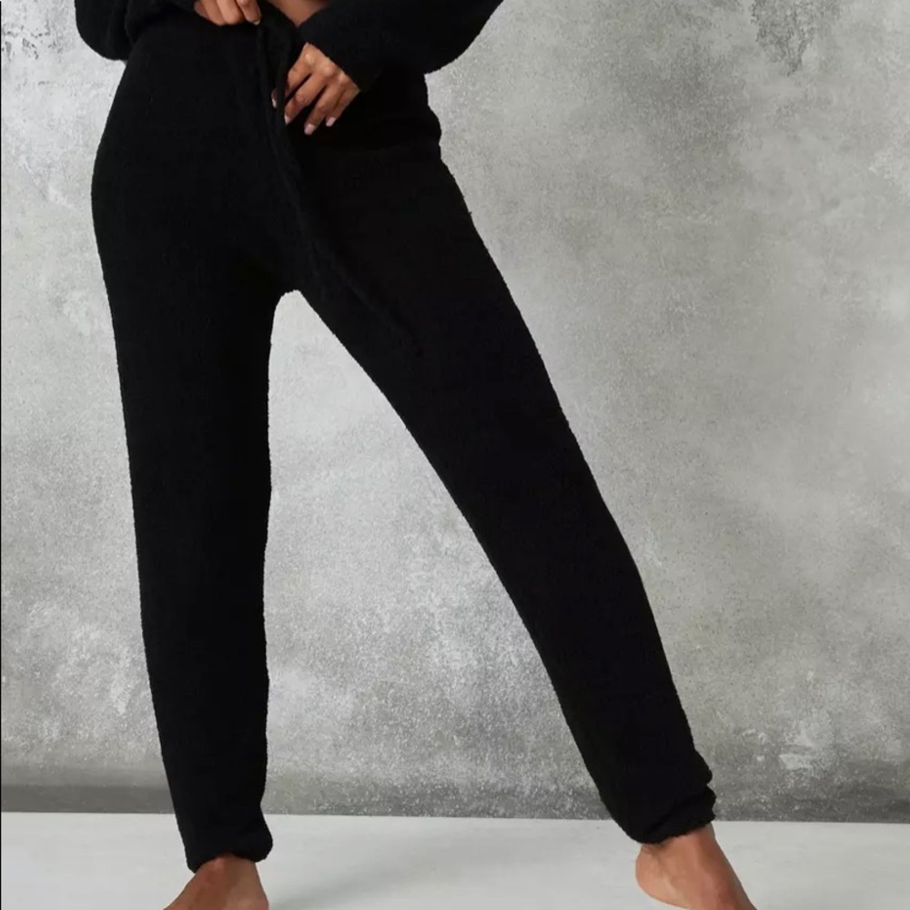 Black knitted co-ord jogger set